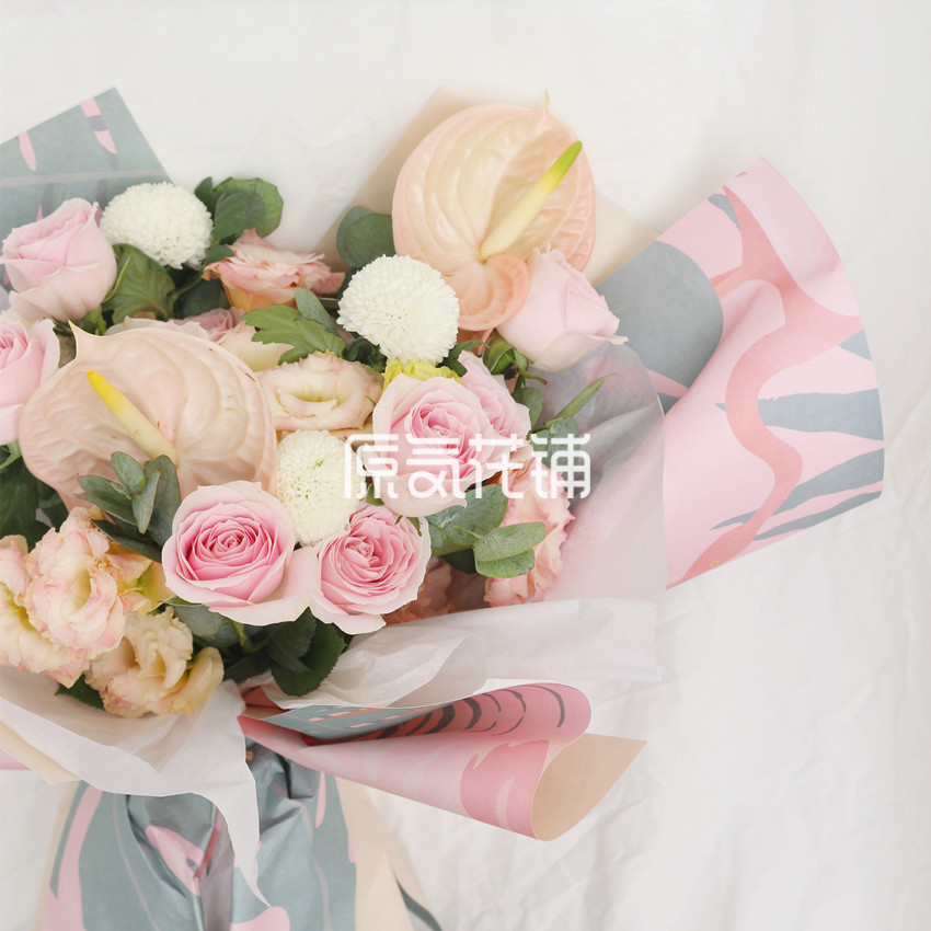 进口玫瑰乒乓菊火鹤花桔梗混合花束 进口玫瑰乒乓菊火鹤花桔梗混合花束