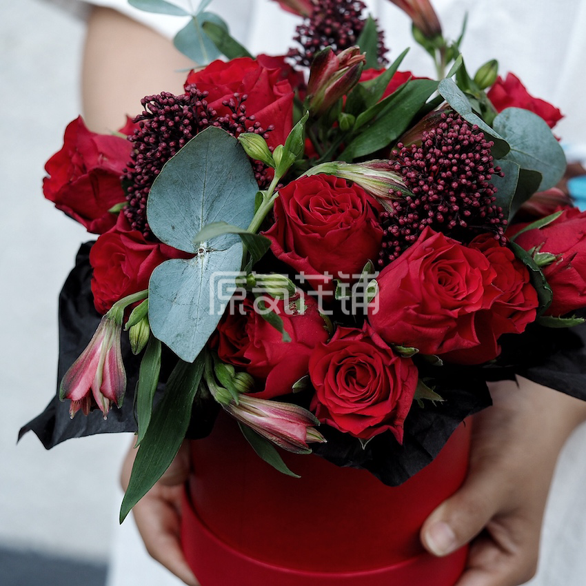 原气花铺-花店-上海-北京红豆--玫瑰六出抱抱桶-1