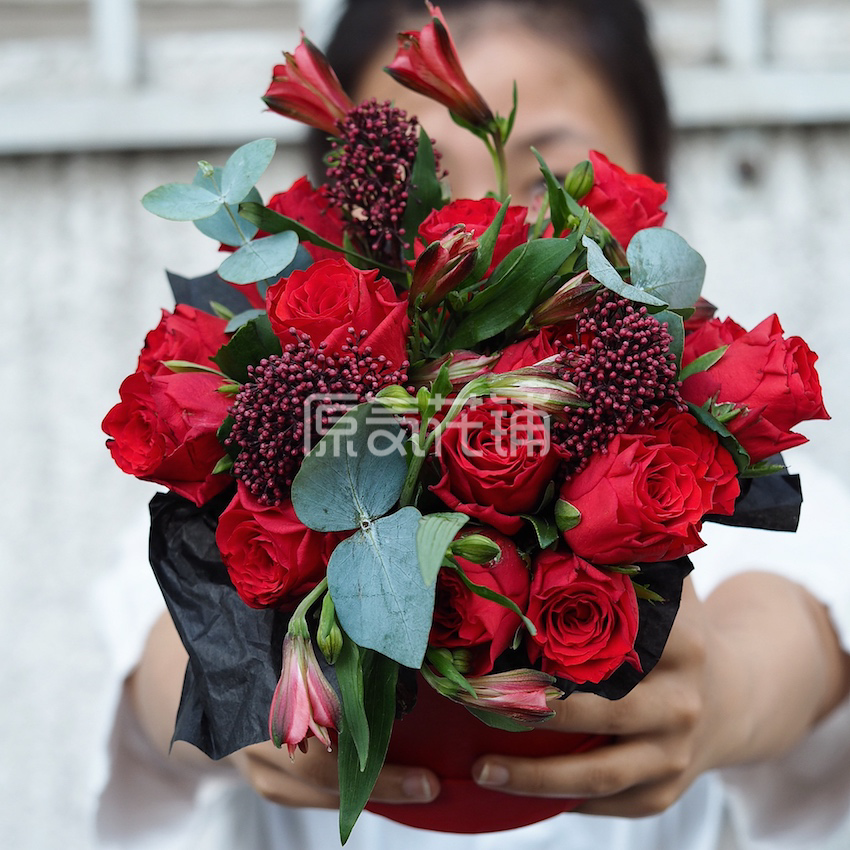 原气花铺-花店-上海-北京红豆--玫瑰六出抱抱桶-4