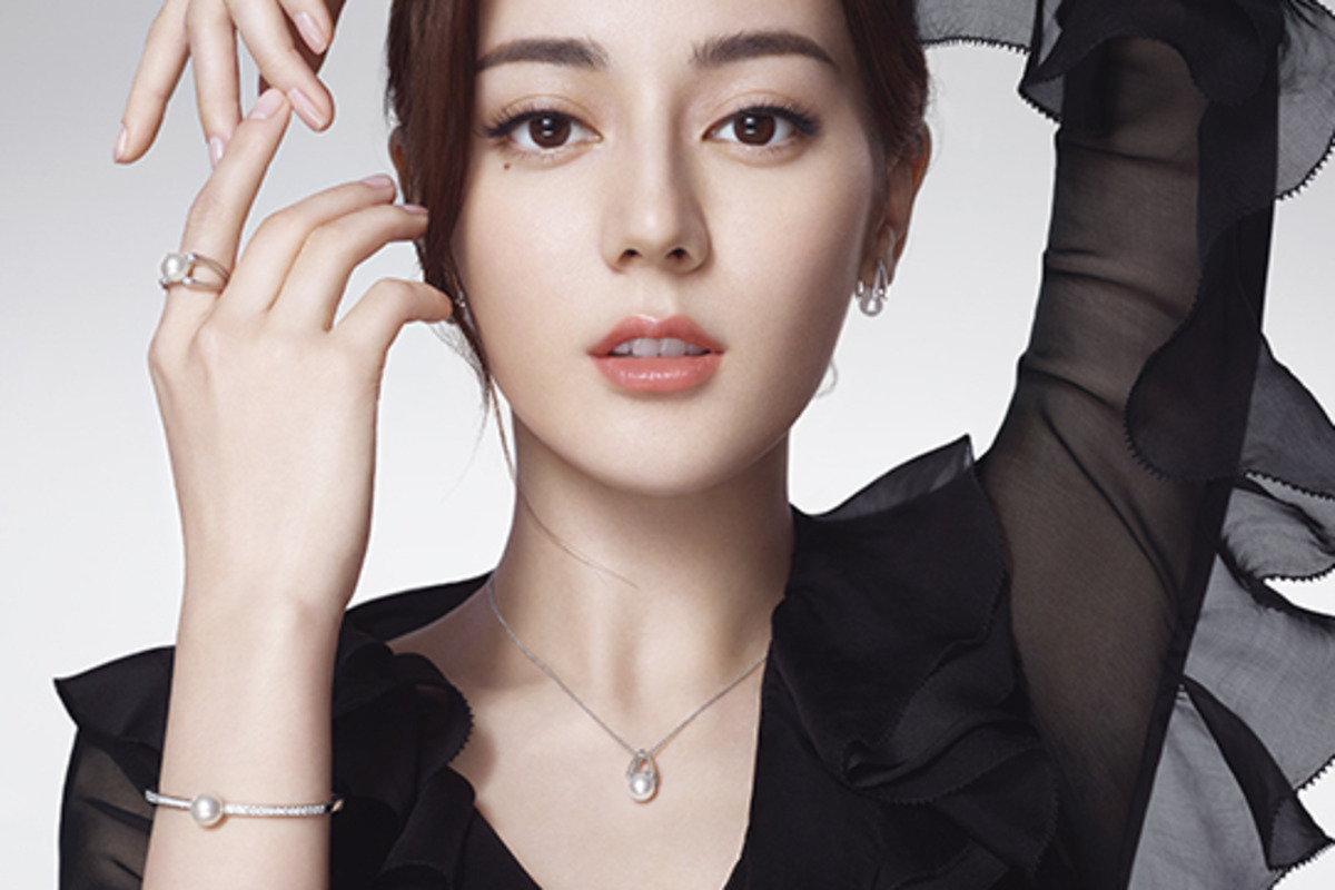 MIKIMOTO亞洲代言人迪麗熱巴 優雅演繹MIKIMOTO M Collection系列