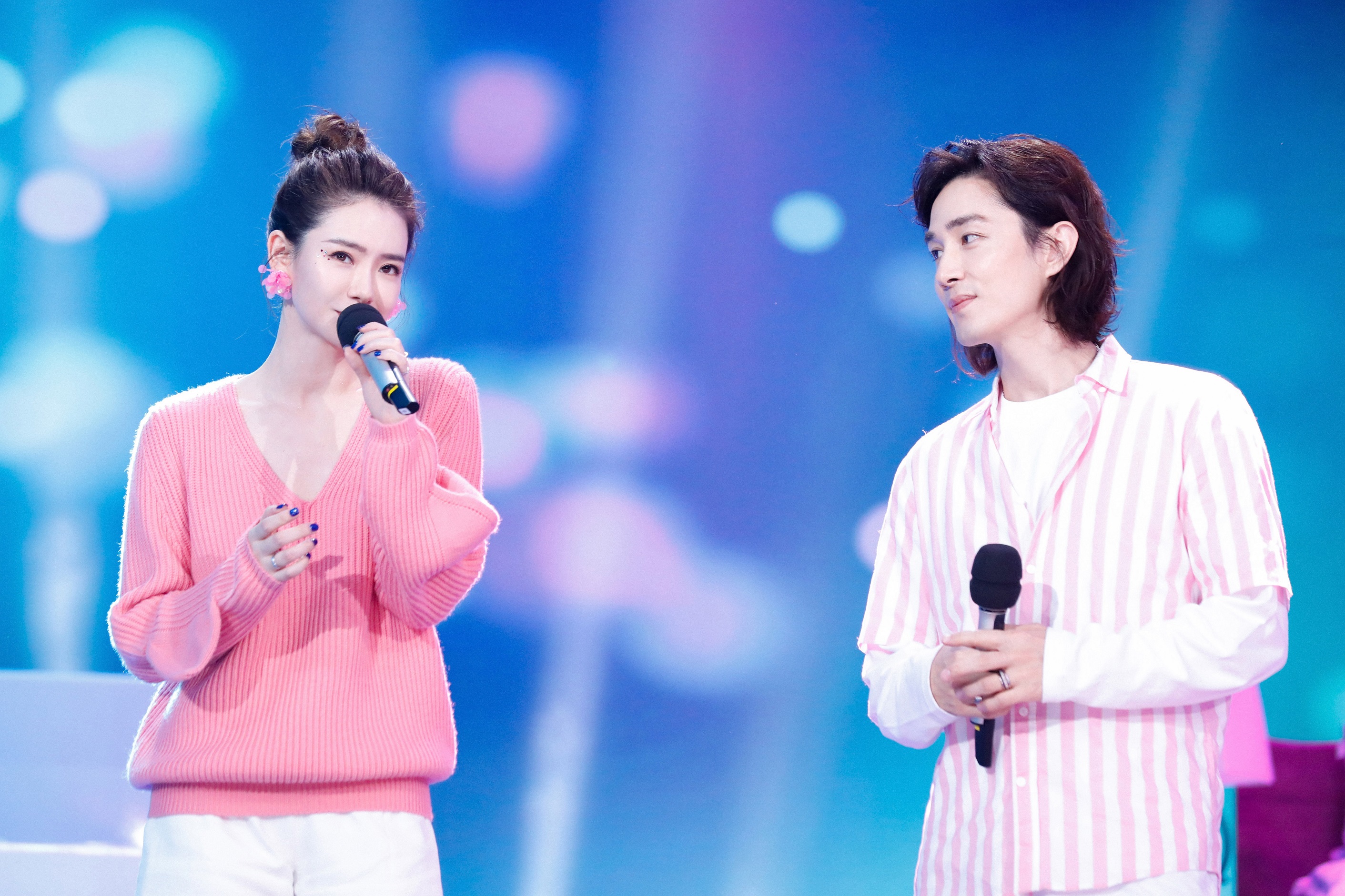 戚薇 录制《快乐大本营》