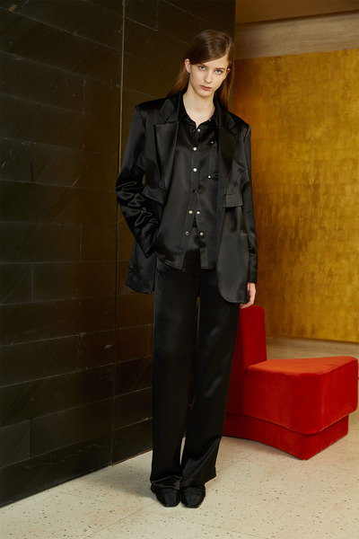 黑色缎面西装直筒裤