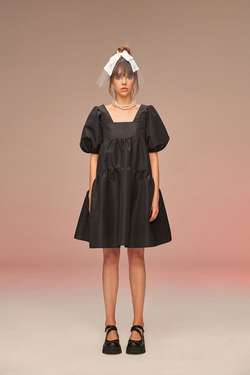 后背系带泡泡袖a型连衣裙