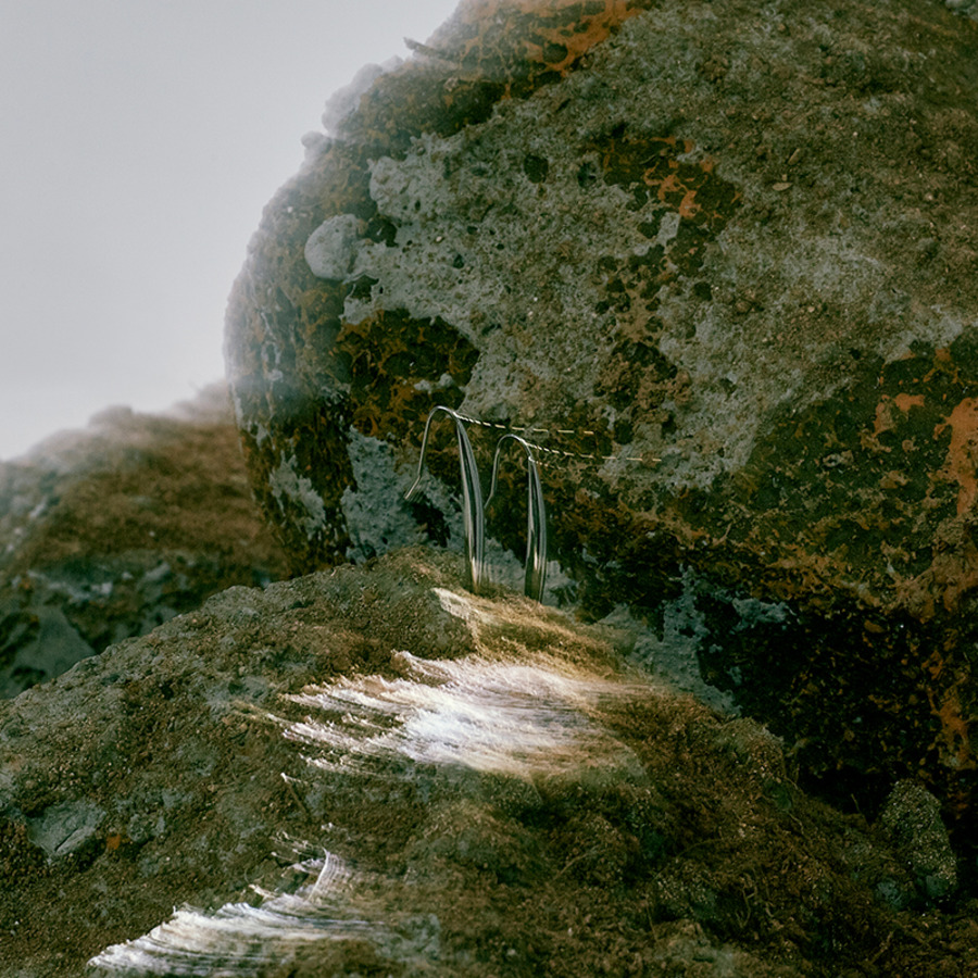 银色镜面一体钛钢耳钉-3