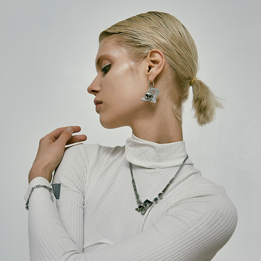 51数字吊坠钛钢耳钉-3