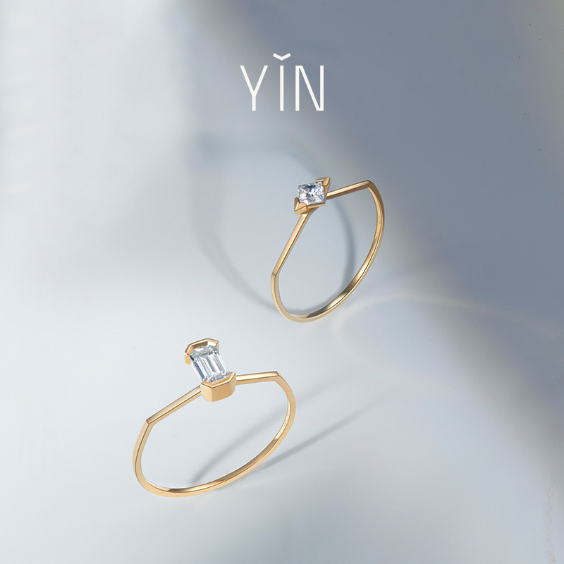 YIN隐 「熠」光芒钻石系列祖母绿钻戒 公主方钻戒-6