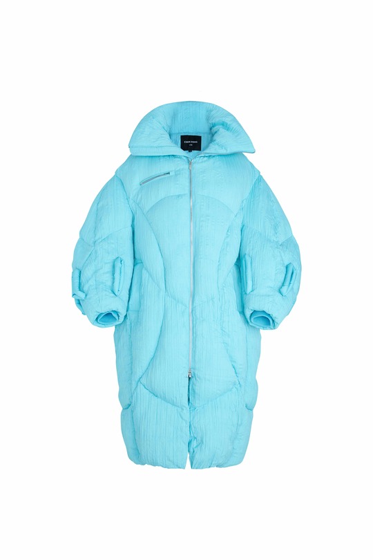 穿绳蛋形羽绒大衣