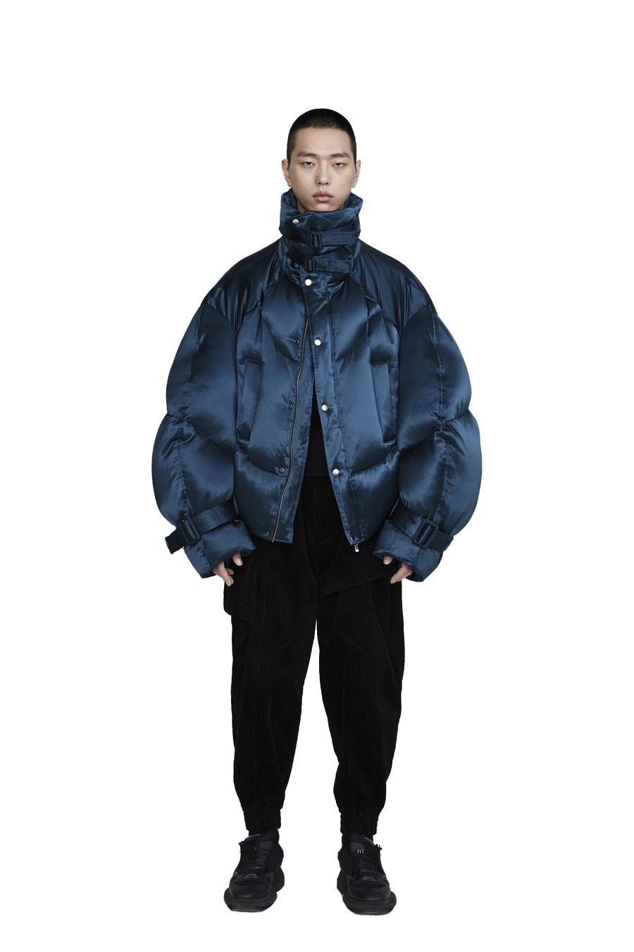 蓝色高领羽绒夹克-4