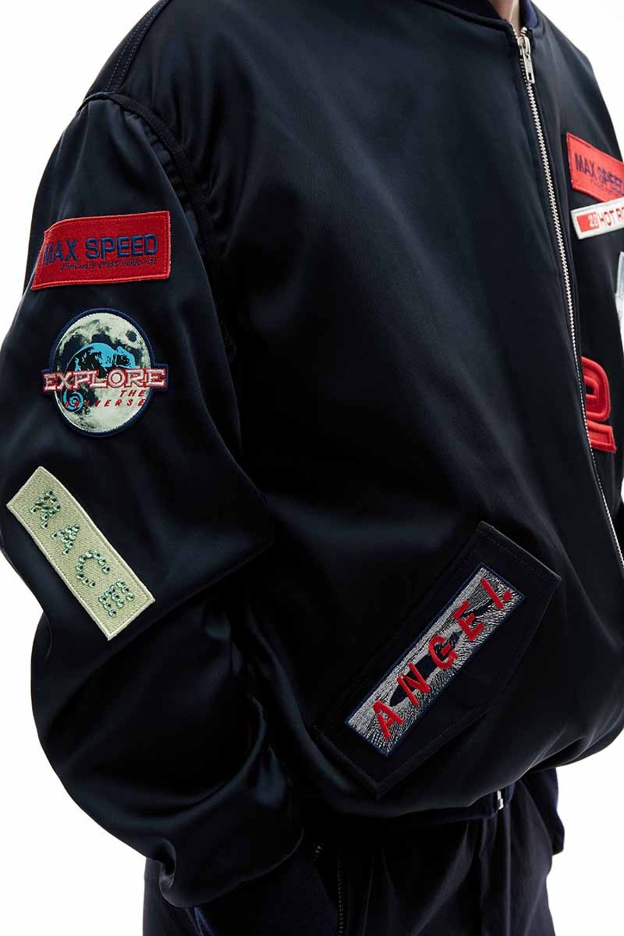 AW20原创设计 绣标抽皱棒球夹克-6