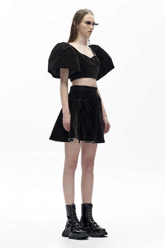 AW20 原创设计水晶饰边泡泡袖短上衣