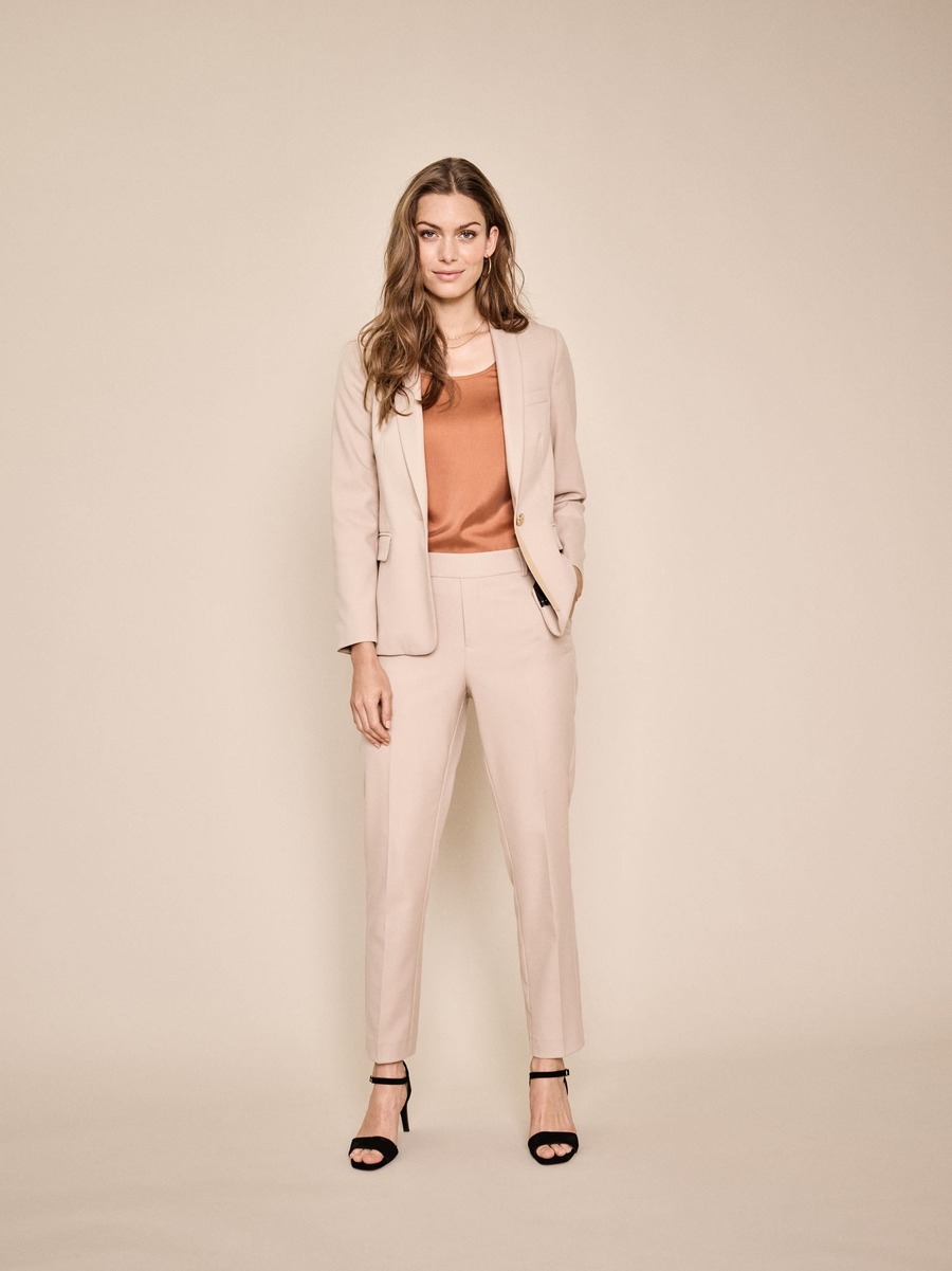 缎面绉纱连衣裙