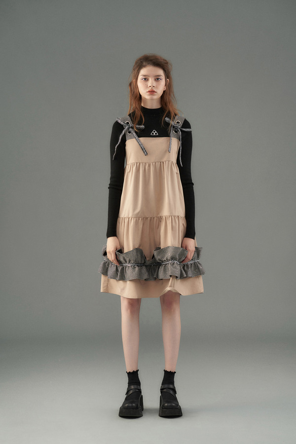 蝴蝶结背带A型连衣裙