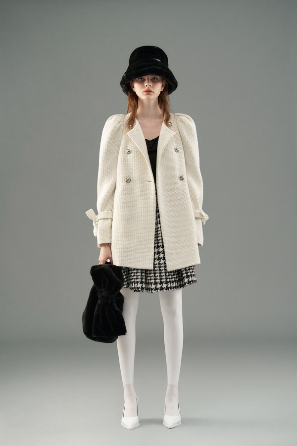 廓型泡泡袖双排扣大衣