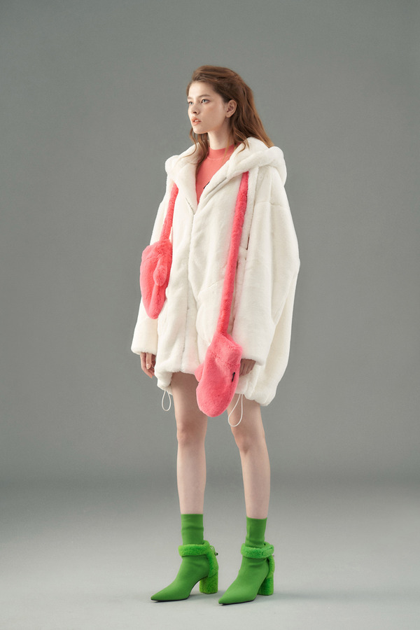 手形口袋连帽仿皮草宽松外套