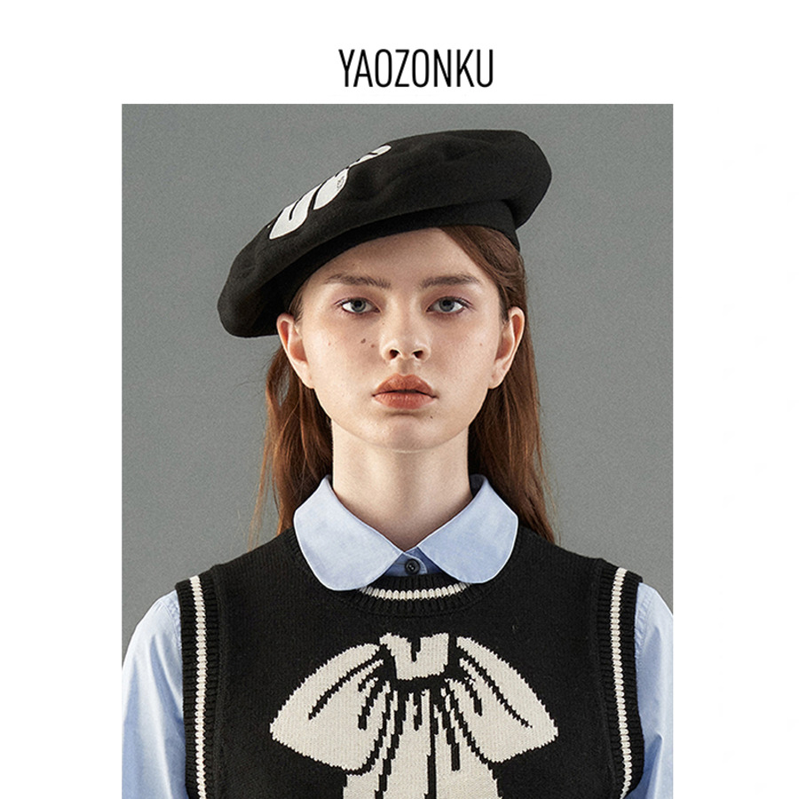 蝴蝶结夜光刺绣贝雷帽