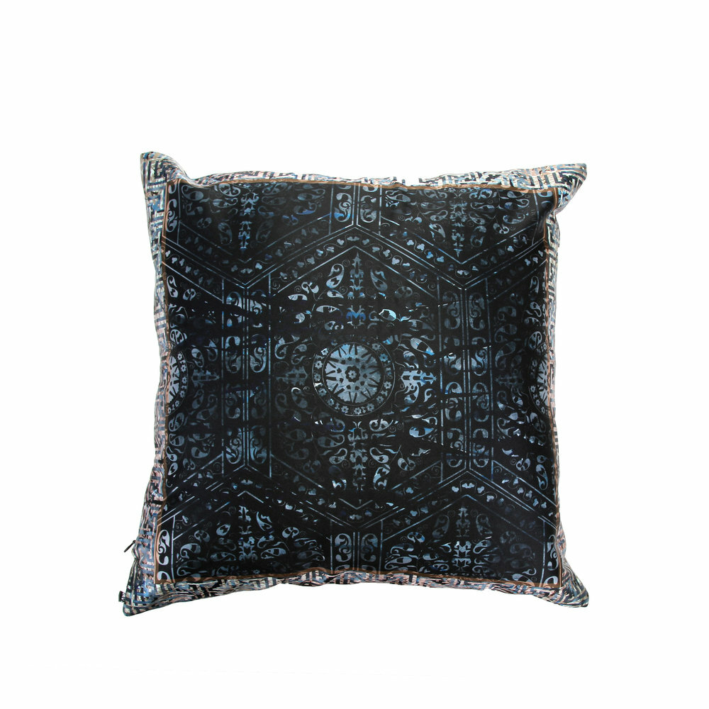 JUMA挂毯方枕-4个再生水瓶｜JUMA Tapestry - Square Pillow - 4 Recycled Water Bottles