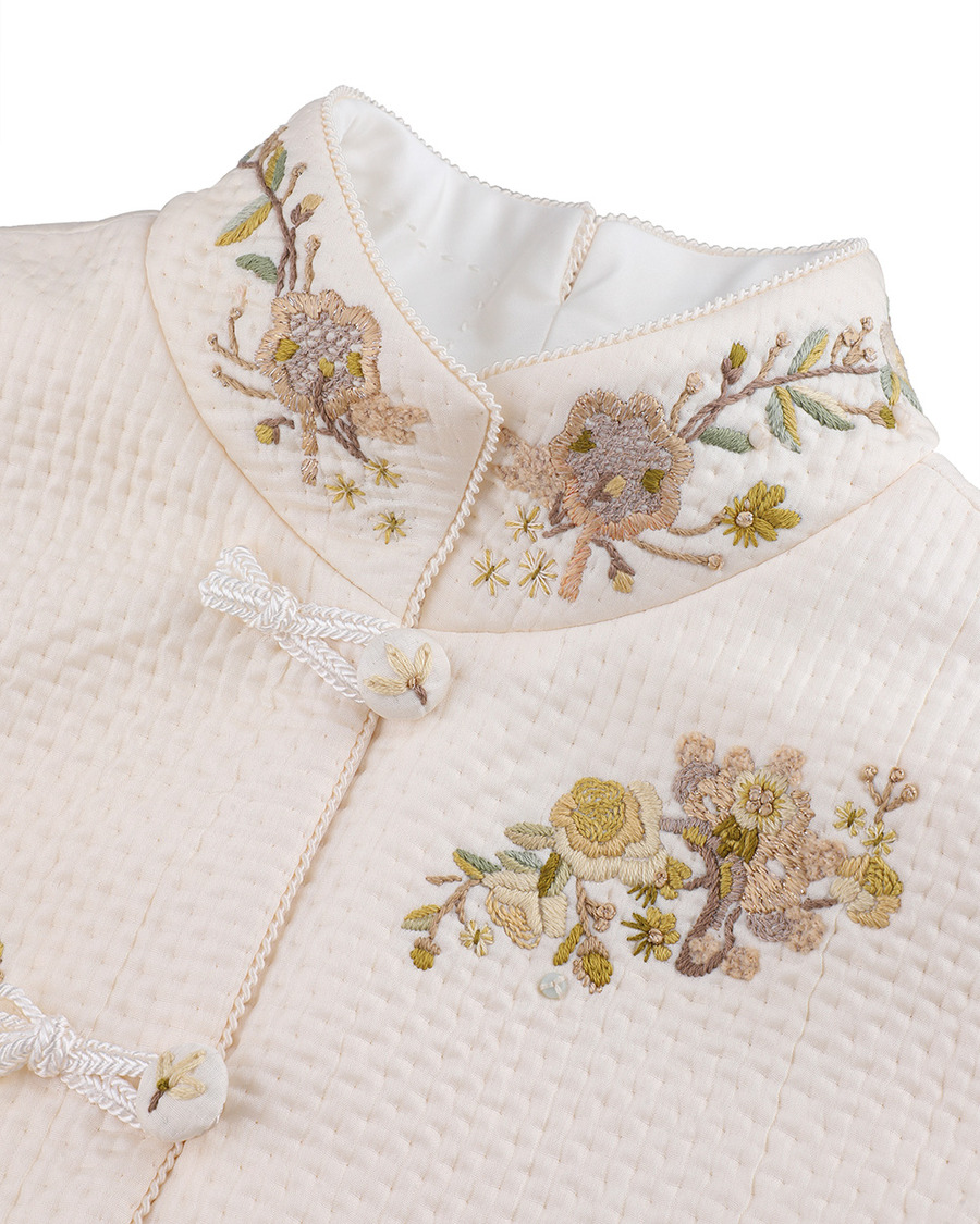 手工扣饰刺绣外套-4