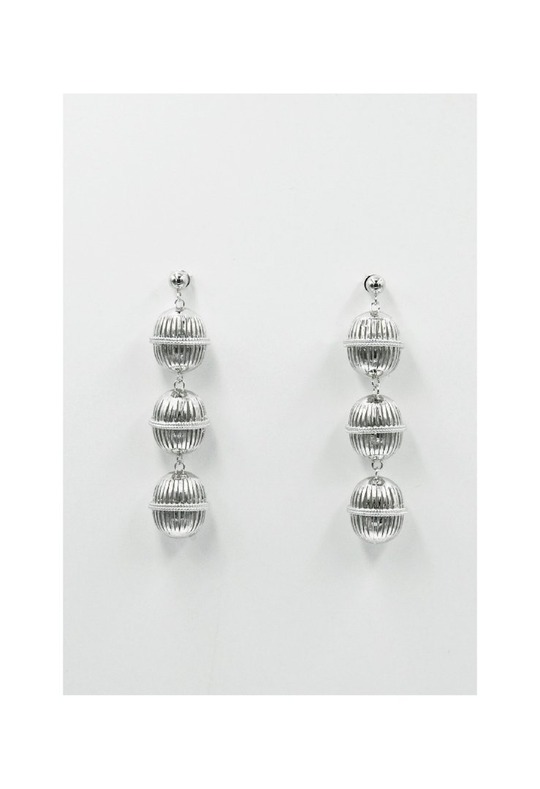 手工扣饰刺绣外套