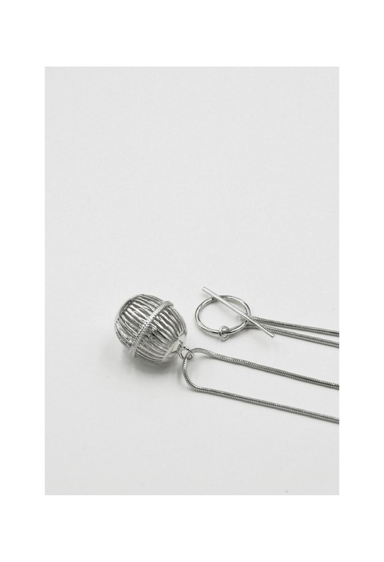 手工扣饰刺绣外套