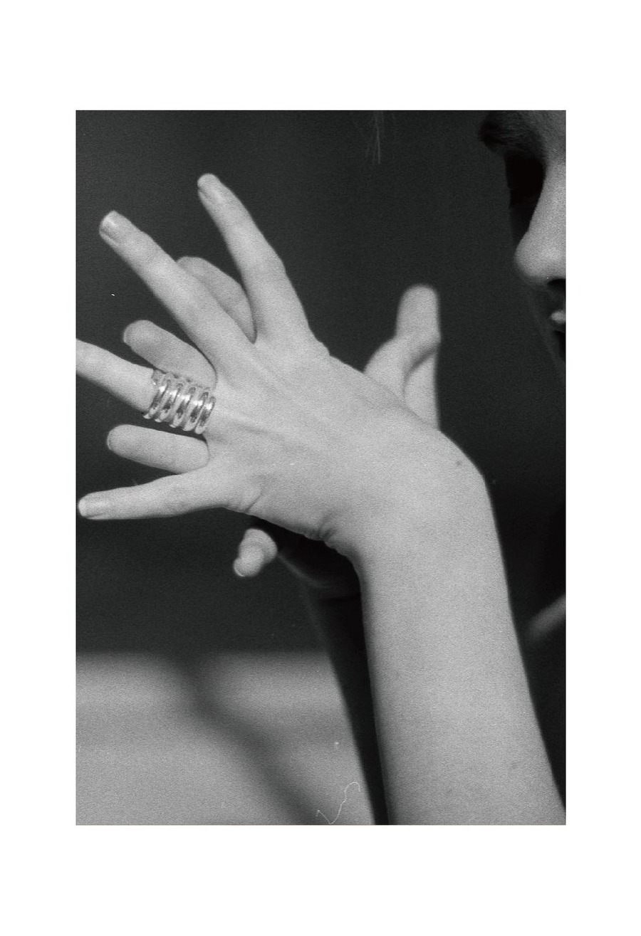 手工扣饰刺绣外套