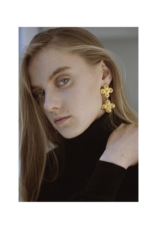 手工扣饰刺绣外套