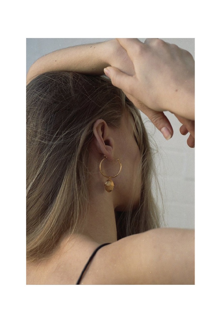 手工扣饰刺绣外套-2