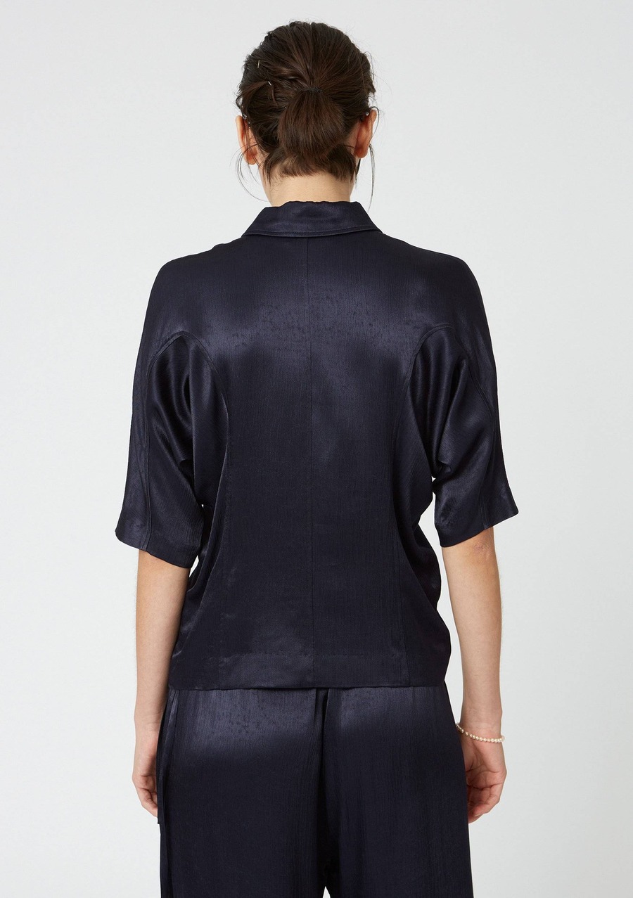 手工扣饰刺绣外套-3