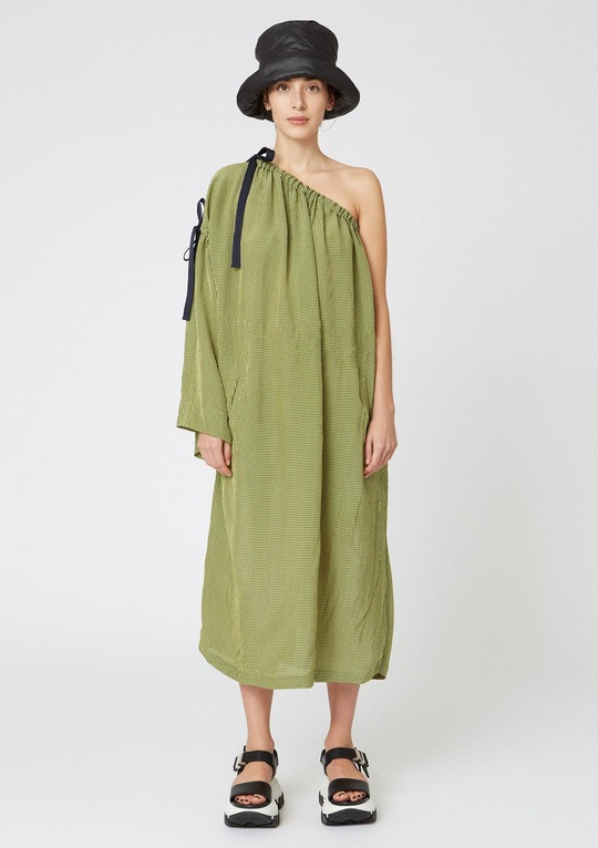 手工扣饰刺绣外套