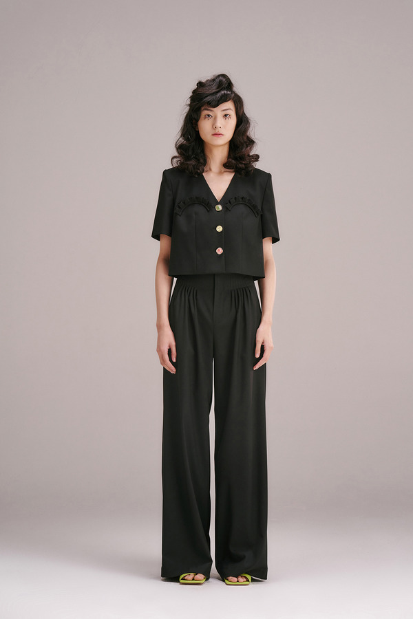 荷叶装饰短袖西装