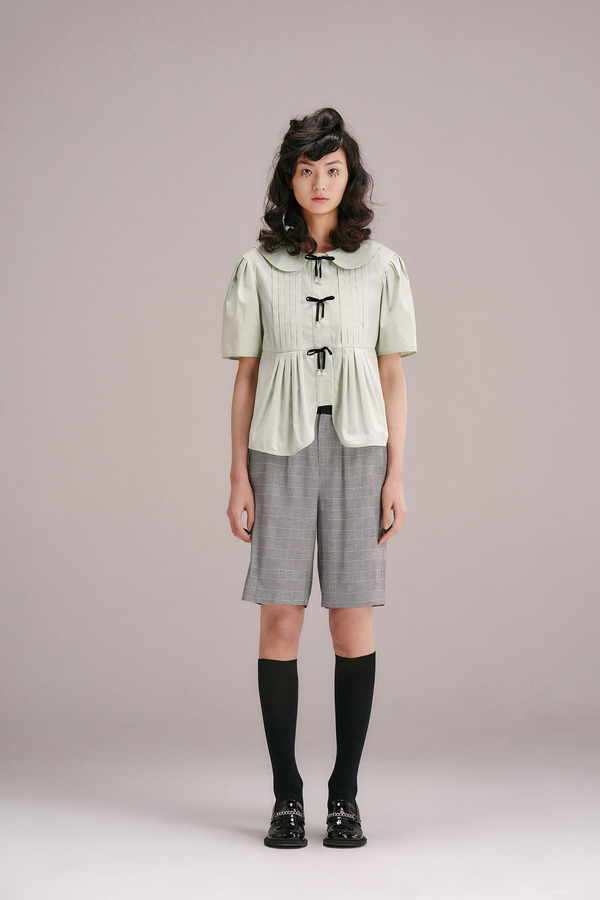 蝴蝶结扣饰娃娃衬衫