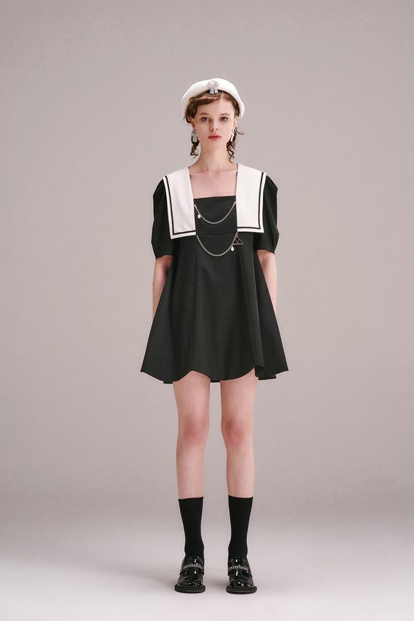 海军领挂链连衣裙