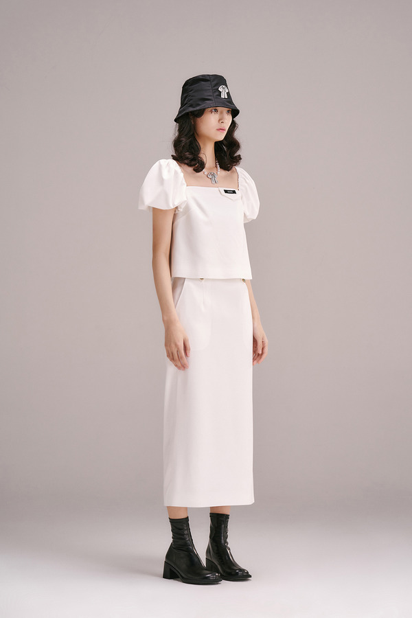 泡泡袖LOGO袋盖上衣