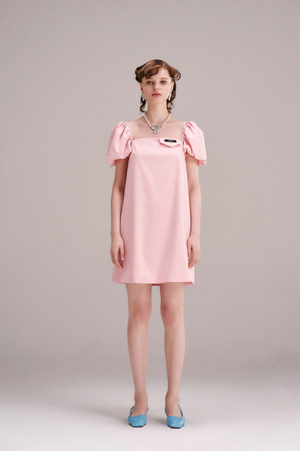 泡泡袖LOGO袋盖连衣裙