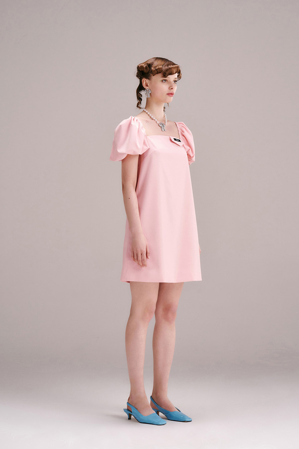 泡泡袖LOGO袋盖连衣裙