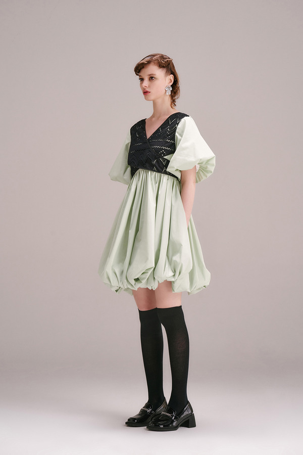 背心造型蓬蓬连衣裙