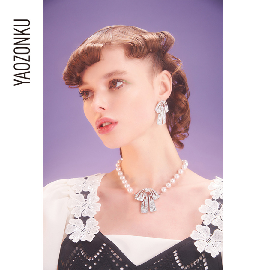 蝴蝶结珍珠颈链