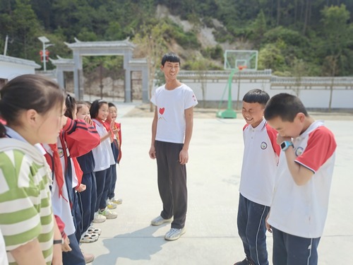 云南腾冲地区实施项目“走教模式”初显成果