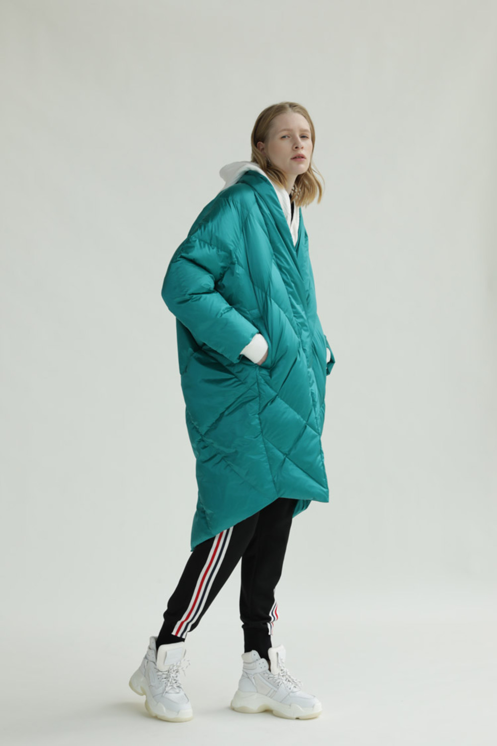 茧型菱形格绗线长款羽绒服-4