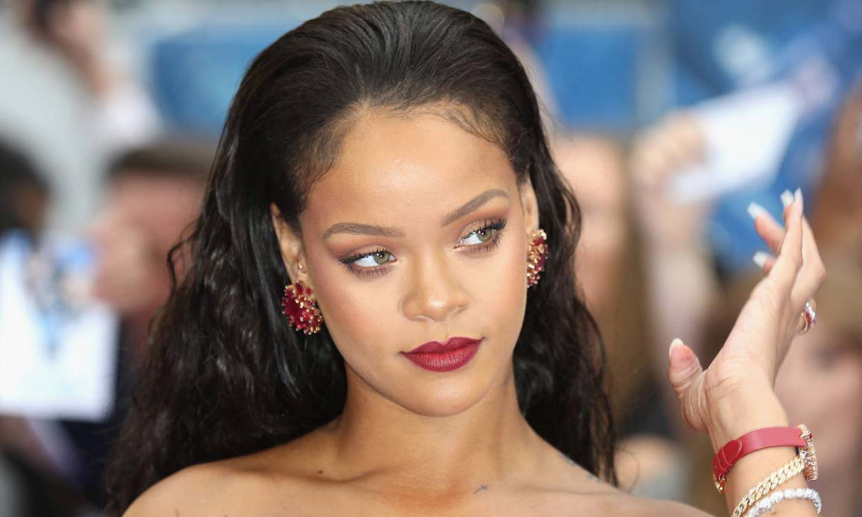 Rihanna 成为全球最富有女歌手