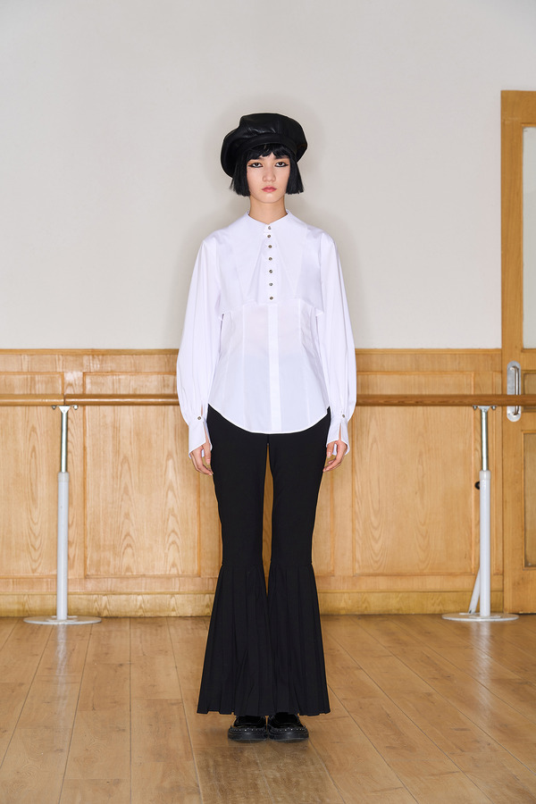 假两件尖角领衬衫