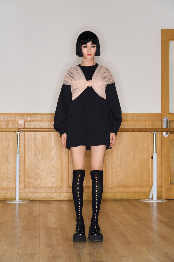 蝴蝶结造型连衣裙