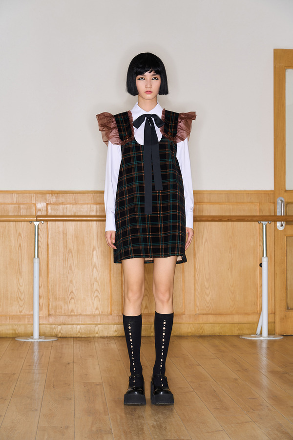 欧根纱飞袖背心裙