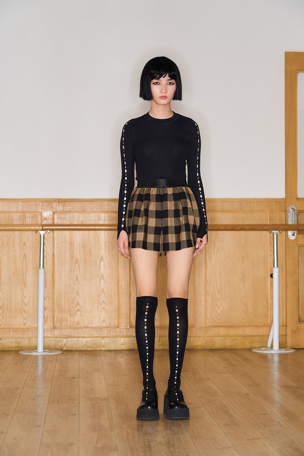 洞洞镂空针织毛衣