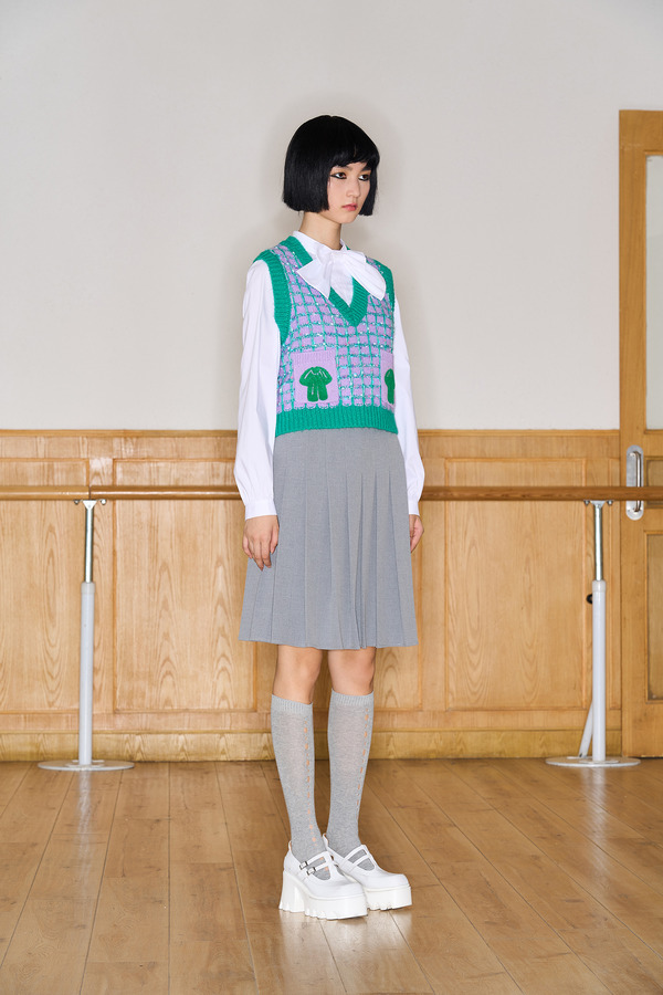 蝴蝶结刺绣V领针织小背心