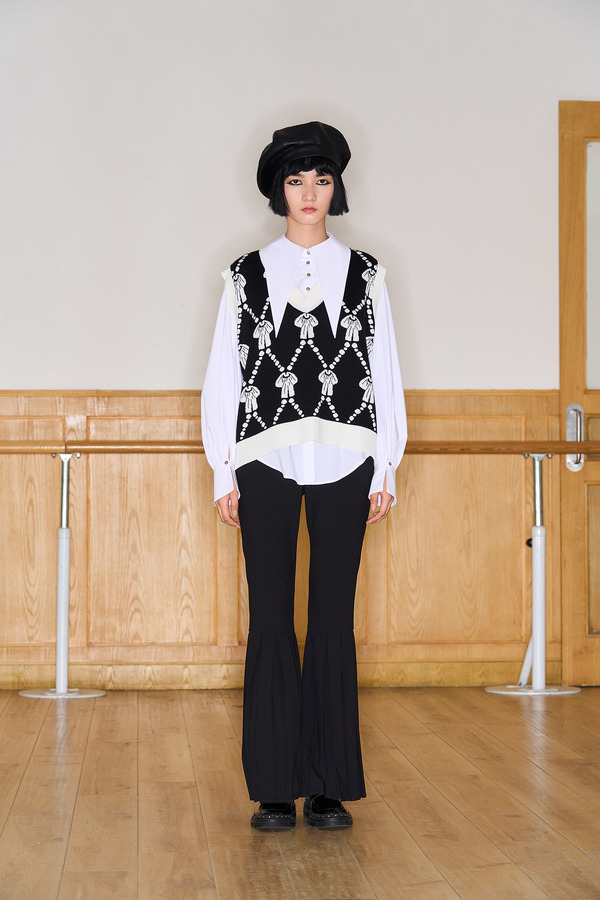 提花V领宽松背心