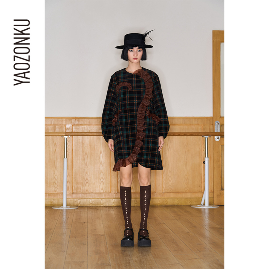 洞洞镂空中筒袜