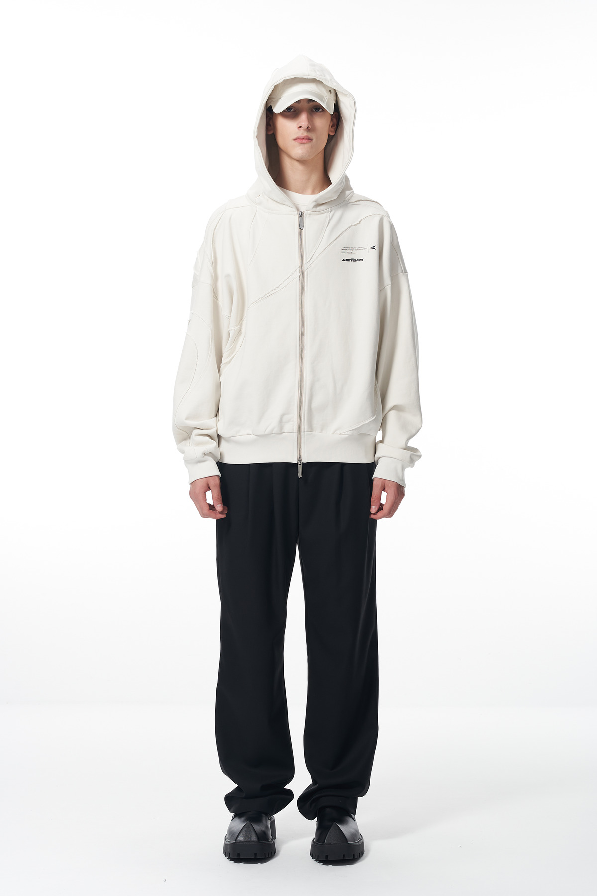 ATTEMPT SS22 曲线毛边分割连帽卫衣