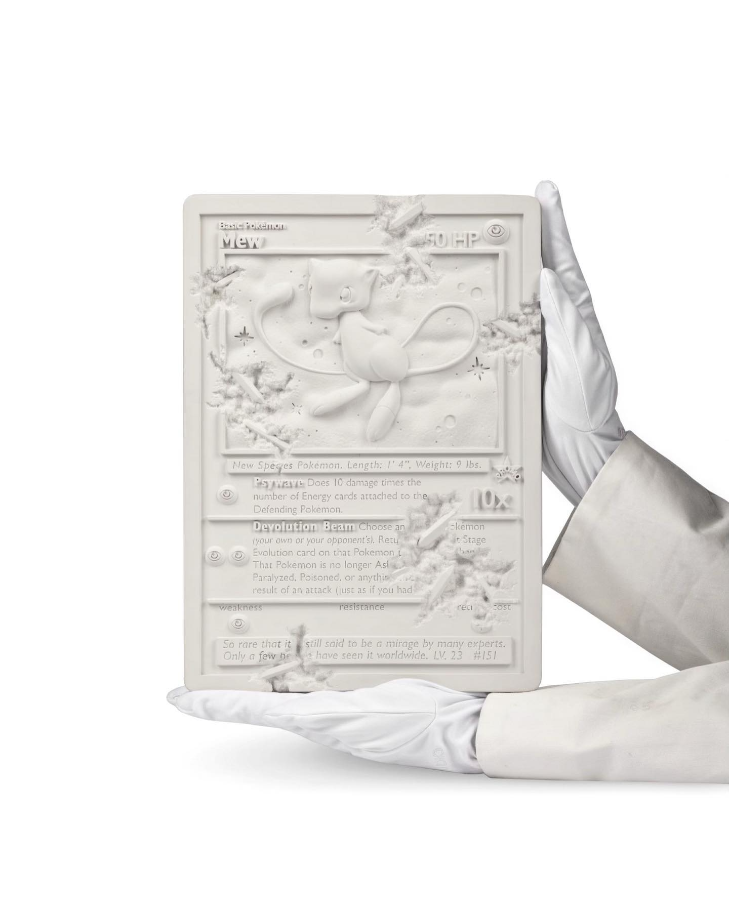 Daniel Arsham x Pokémon 发布白水晶梦幻卡雕塑