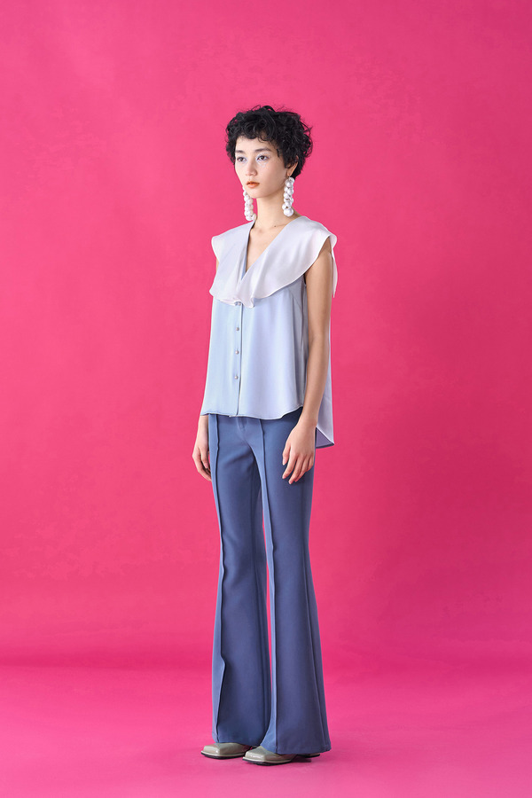 荷叶领无袖衬衫