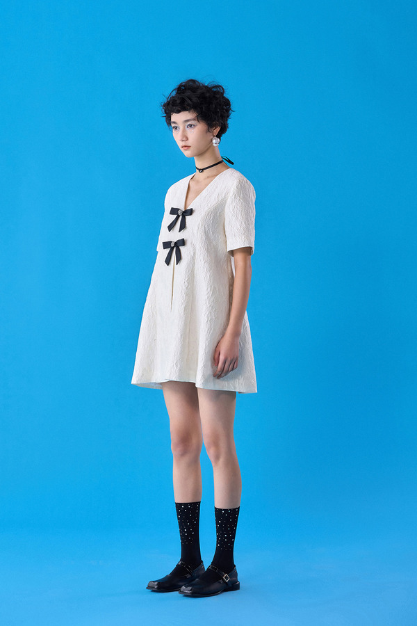 蝴蝶结装饰A型连衣裙